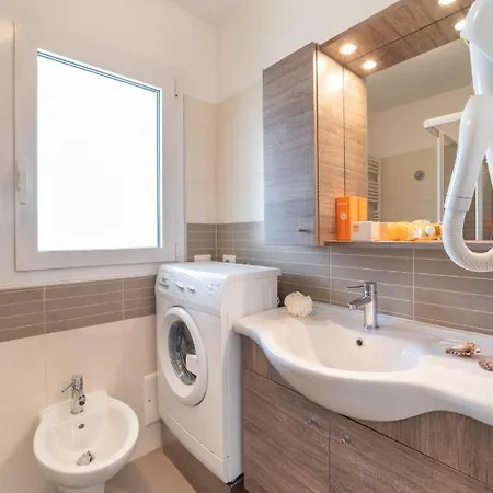 アパート Super Family Friendly Villaggio Planetarium 2 Bedroom Sleeps 6 ビビオーネ