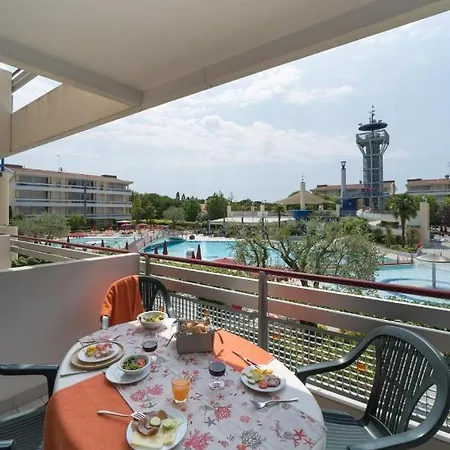 Super Family Friendly Villaggio Planetarium 2 Bedroom Sleeps 6 Appartement
