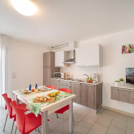 Super Family Friendly Villaggio Planetarium 2 Bedroom Sleeps 6 Appartement *