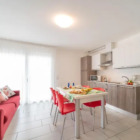 Super Family Friendly Villaggio Planetarium 2 Bedroom Sleeps 6 Appartement