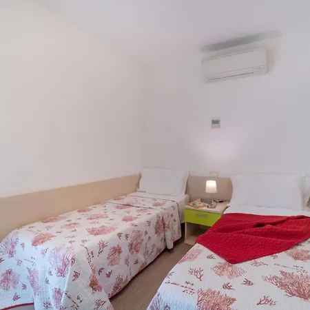 Super Family Friendly Villaggio Planetarium 2 Bedroom Sleeps 6 Appartement *