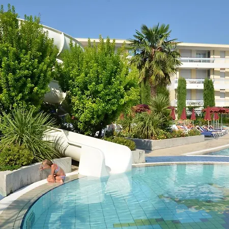 Lägenhet Super Family Friendly Villaggio Planetarium 2 Bedroom Sleeps 6 Bibione