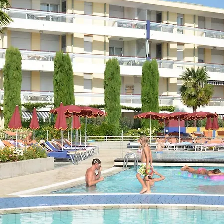 Super Family Friendly Villaggio Planetarium 2 Bedroom Sleeps 6 * Bibione