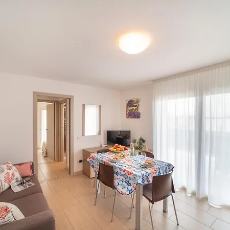 Lägenhet Super Family Friendly Villaggio Planetarium 2 Bedroom Sleeps 6 Bibione