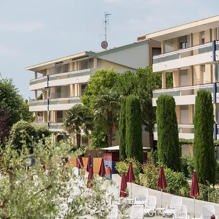 Super Family Friendly Villaggio Planetarium 2 Bedroom Sleeps 6 Lägenhet *