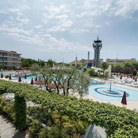 Super Family Friendly Villaggio Planetarium 2 Bedroom Sleeps 6 Lägenhet *